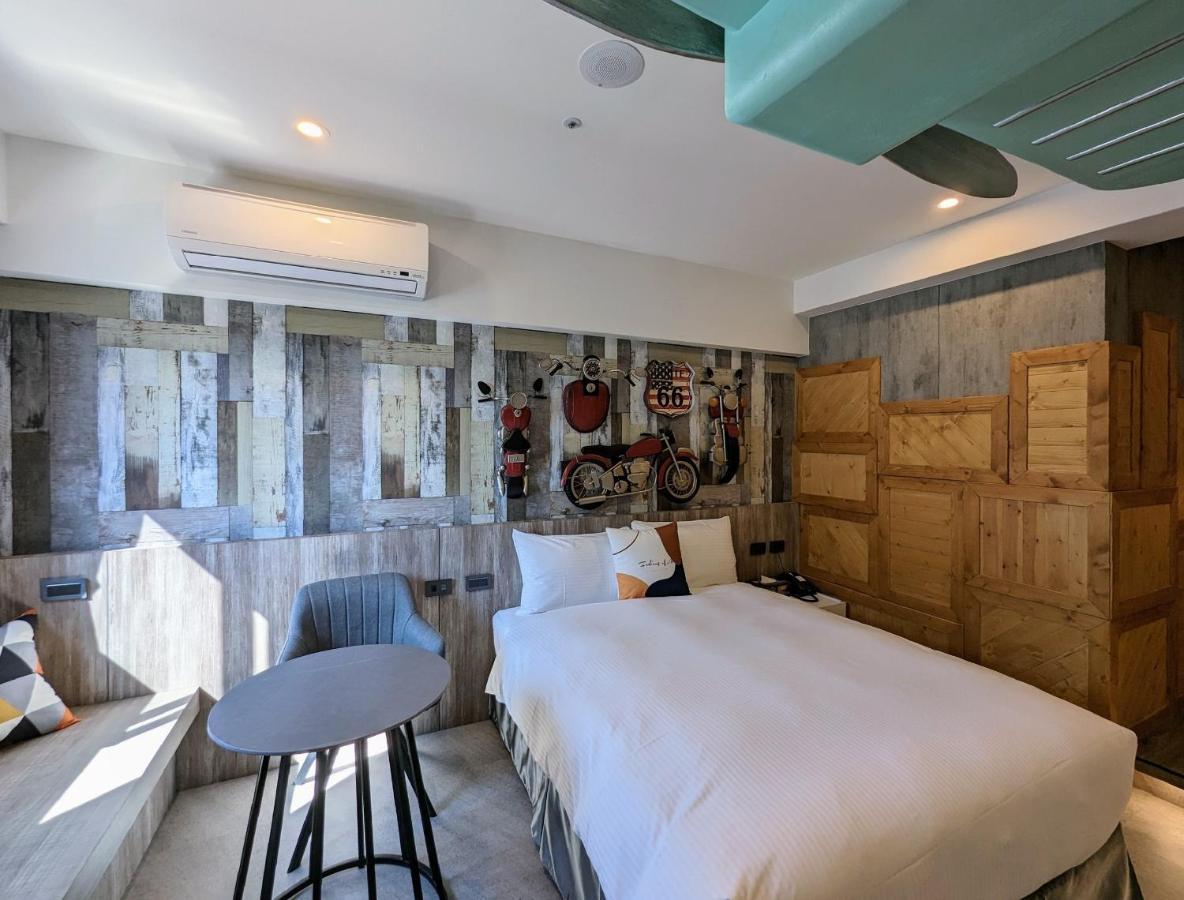 K Hotel - Yizhong Taichung Extérieur photo