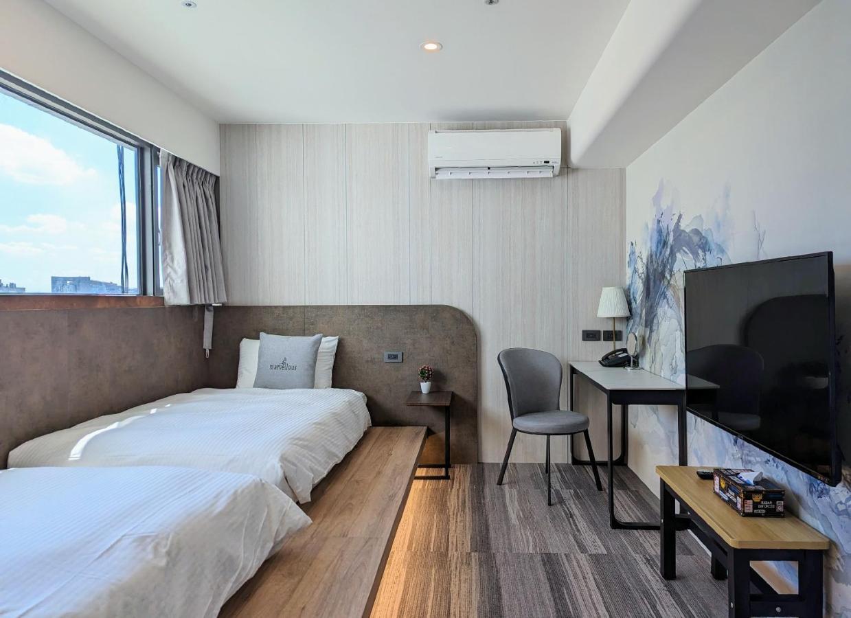 K Hotel - Yizhong Taichung Extérieur photo