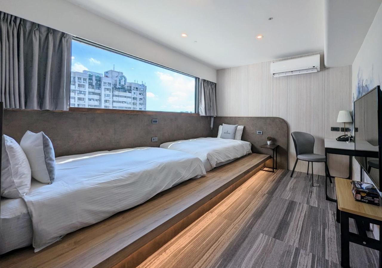 K Hotel - Yizhong Taichung Extérieur photo