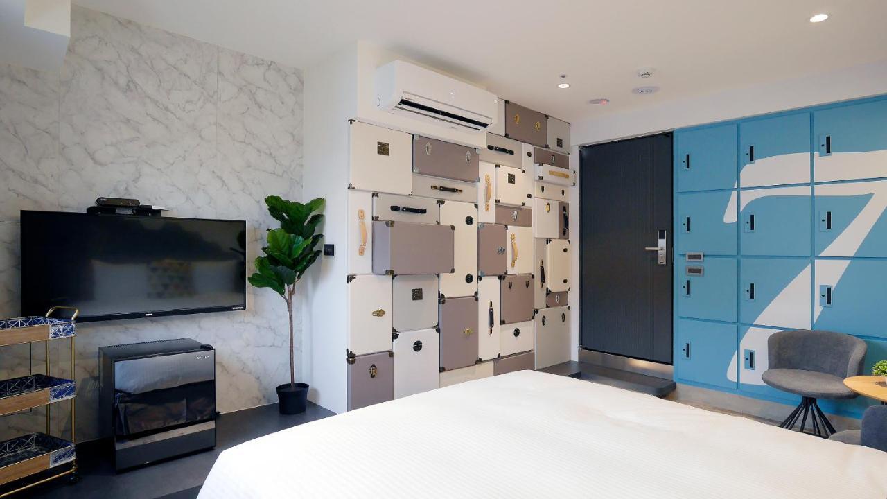 K Hotel - Yizhong Taichung Extérieur photo